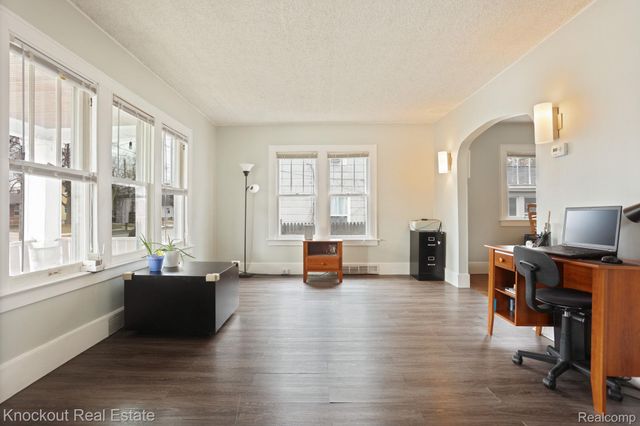 1806 Mackinaw Street, Saginaw, MI 48602