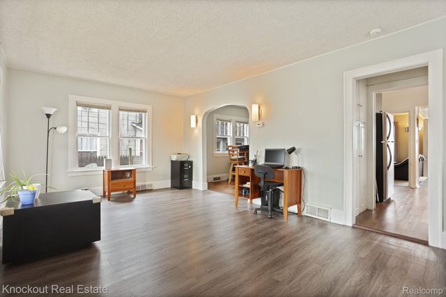 1806 Mackinaw Street, Saginaw, MI 48602