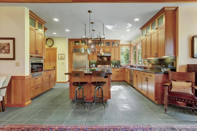 464 Monroe St, Nevada City, CA 95959