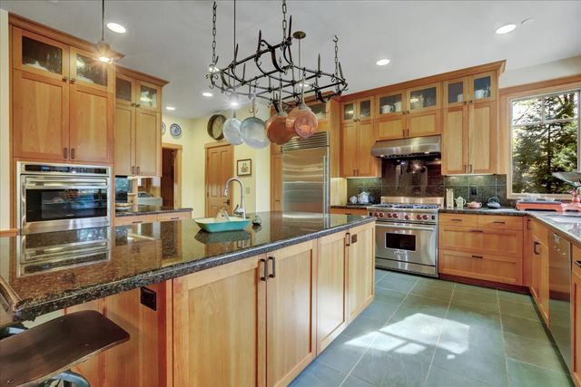 464 Monroe St, Nevada City, CA 95959