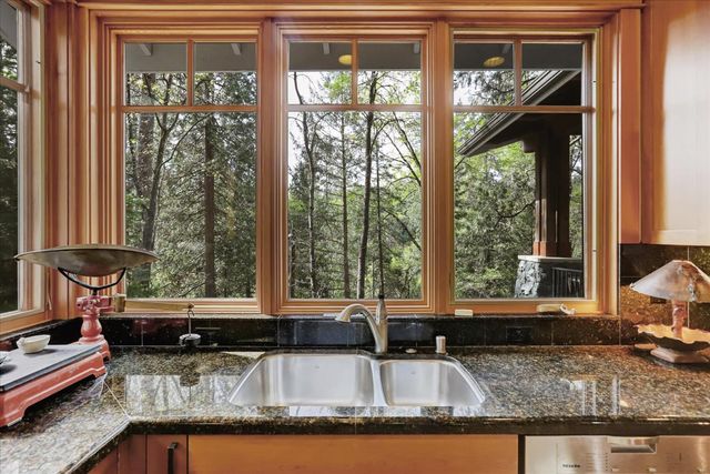 464 Monroe St, Nevada City, CA 95959