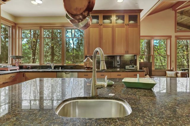 464 Monroe St, Nevada City, CA 95959