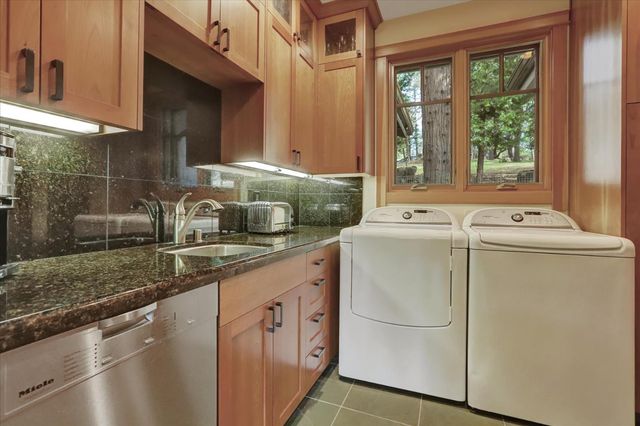 464 Monroe St, Nevada City, CA 95959