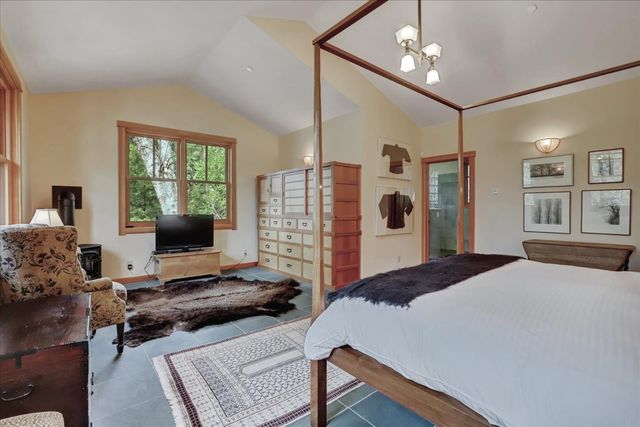 464 Monroe St, Nevada City, CA 95959