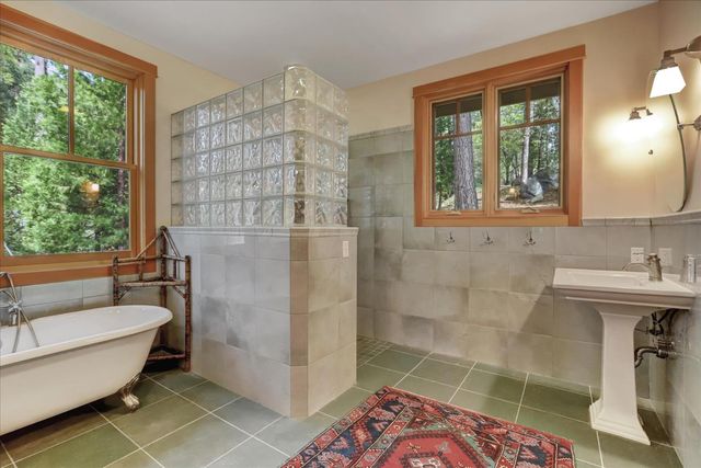 464 Monroe St, Nevada City, CA 95959