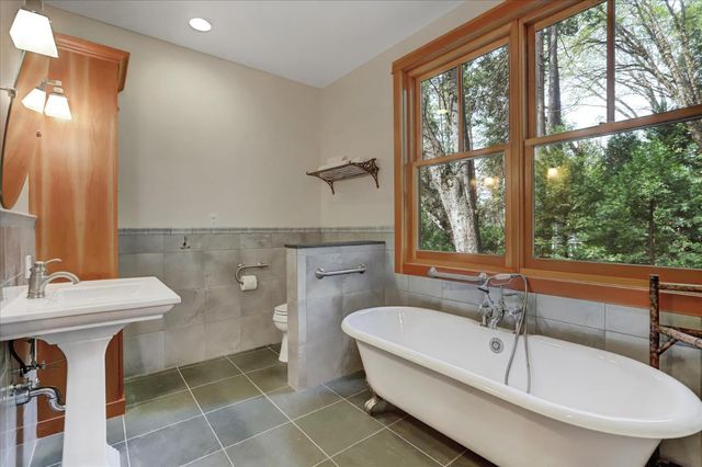 464 Monroe St, Nevada City, CA 95959