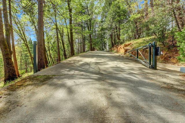 464 Monroe St, Nevada City, CA 95959