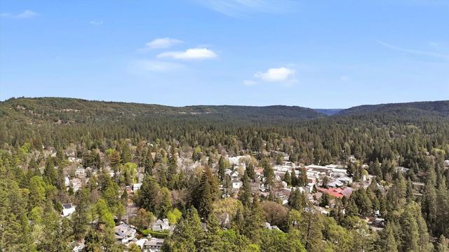 464 Monroe St, Nevada City, CA 95959