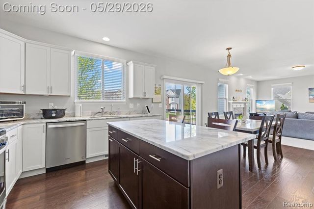 30925 Asbury Hill Drive, New Hudson, MI 48165