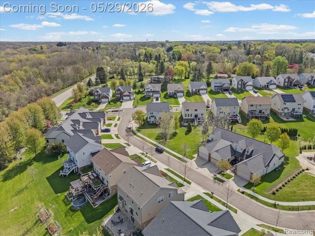 30925 Asbury Hill Drive, New Hudson, MI 48165