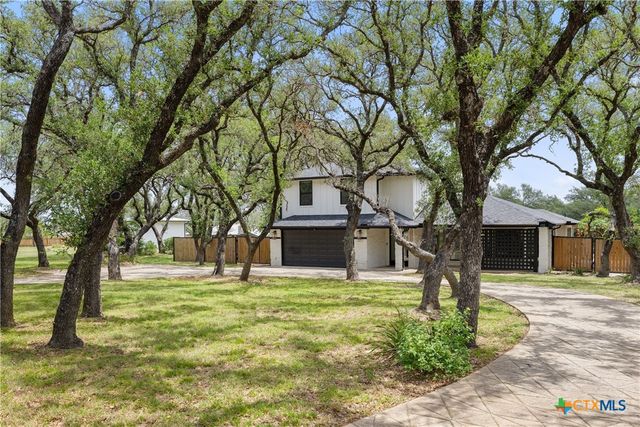 607 Liveoak Drive, Johnson City, TX 78636