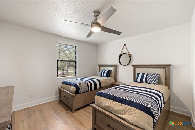 607 Liveoak Drive, Johnson City, TX 78636