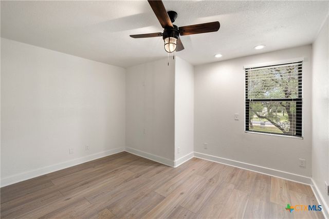 607 Liveoak Drive, Johnson City, TX 78636