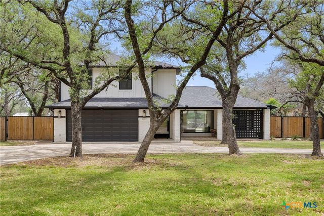 607 Liveoak Drive, Johnson City, TX 78636