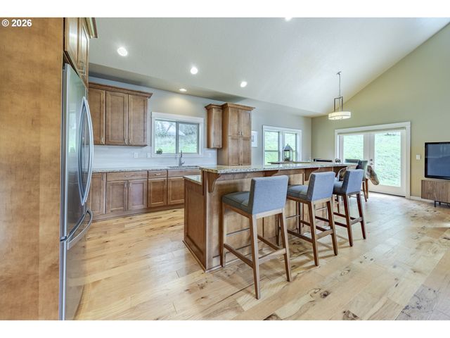 1865 E 43RD Ave, Eugene, OR 97405