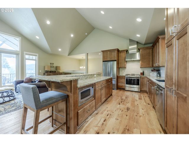 1865 E 43RD Ave, Eugene, OR 97405