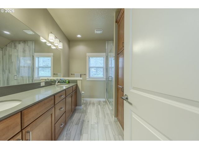 1865 E 43RD Ave, Eugene, OR 97405