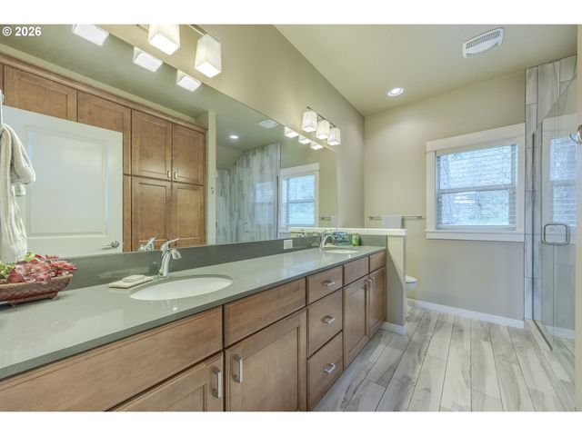 1865 E 43RD Ave, Eugene, OR 97405