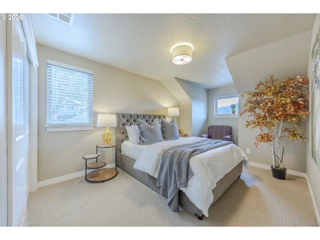 1865 E 43RD Ave, Eugene, OR 97405