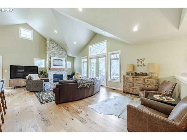 1865 E 43RD Ave, Eugene, OR 97405