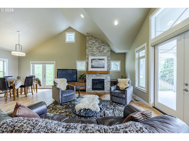 1865 E 43RD Ave, Eugene, OR 97405