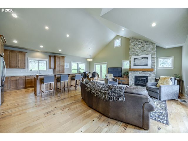 1865 E 43RD Ave, Eugene, OR 97405