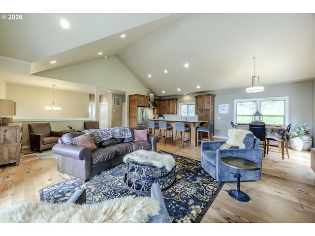 1865 E 43RD Ave, Eugene, OR 97405