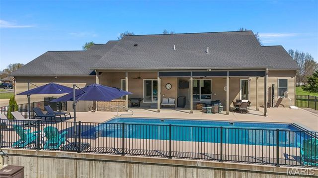2 Country Trails Court, Moscow Mills, MO 63362