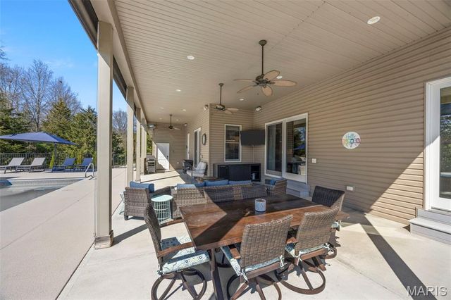 2 Country Trails Court, Moscow Mills, MO 63362