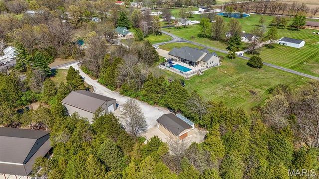 2 Country Trails Court, Moscow Mills, MO 63362