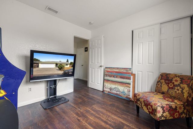 2619 Claridge Ln, Stockton, CA 95210