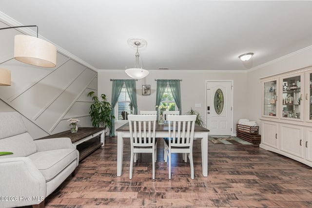 206 Old Folkstone Road, Holly Ridge, NC 28445