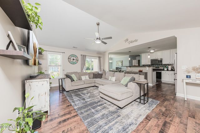 206 Old Folkstone Road, Holly Ridge, NC 28445