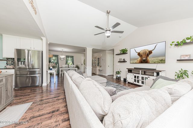 206 Old Folkstone Road, Holly Ridge, NC 28445