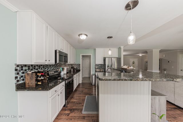 206 Old Folkstone Road, Holly Ridge, NC 28445