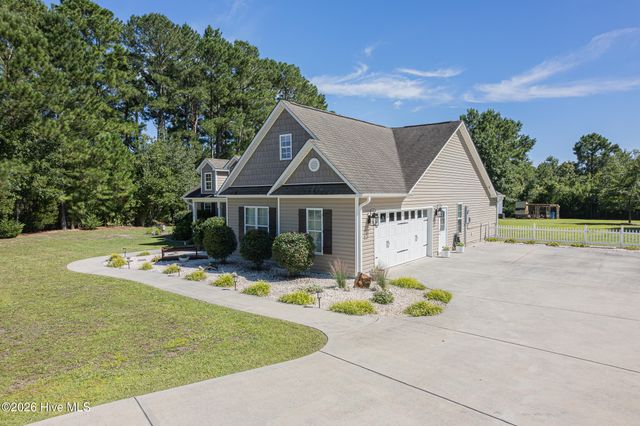 206 Old Folkstone Road, Holly Ridge, NC 28445