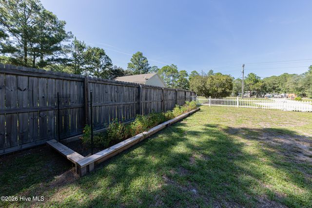 206 Old Folkstone Road, Holly Ridge, NC 28445