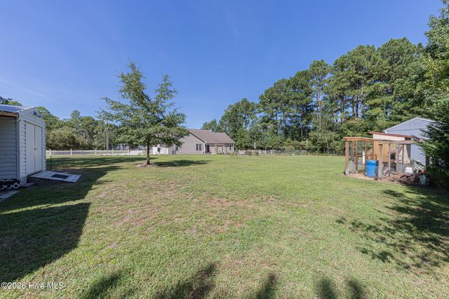 206 Old Folkstone Road, Holly Ridge, NC 28445