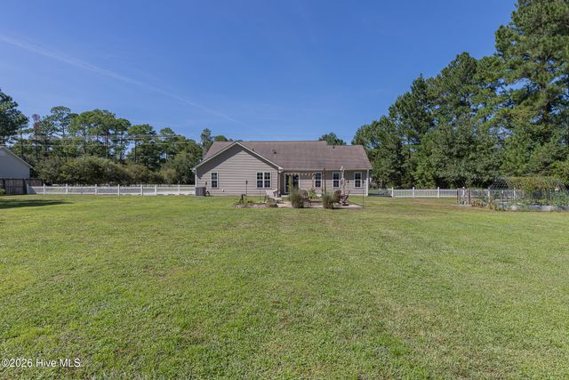 206 Old Folkstone Road, Holly Ridge, NC 28445