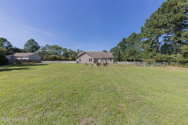 206 Old Folkstone Road, Holly Ridge, NC 28445