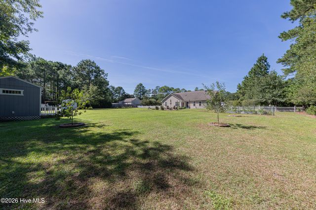 206 Old Folkstone Road, Holly Ridge, NC 28445