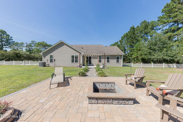 206 Old Folkstone Road, Holly Ridge, NC 28445