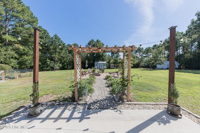 206 Old Folkstone Road, Holly Ridge, NC 28445