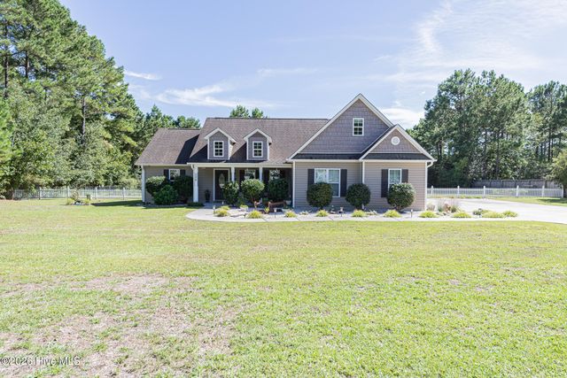 206 Old Folkstone Road, Holly Ridge, NC 28445