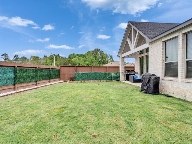 211 Vista Knoll Court, New Caney, TX 77357