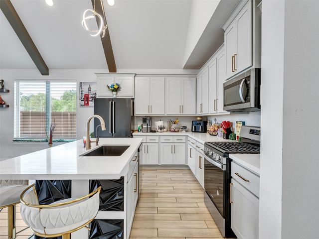 211 Vista Knoll Court, New Caney, TX 77357