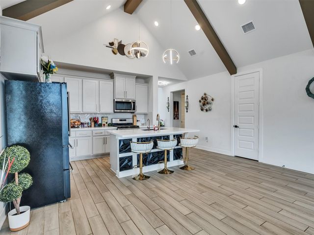 211 Vista Knoll Court, New Caney, TX 77357