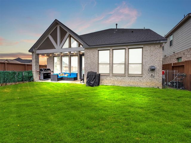 211 Vista Knoll Court, New Caney, TX 77357