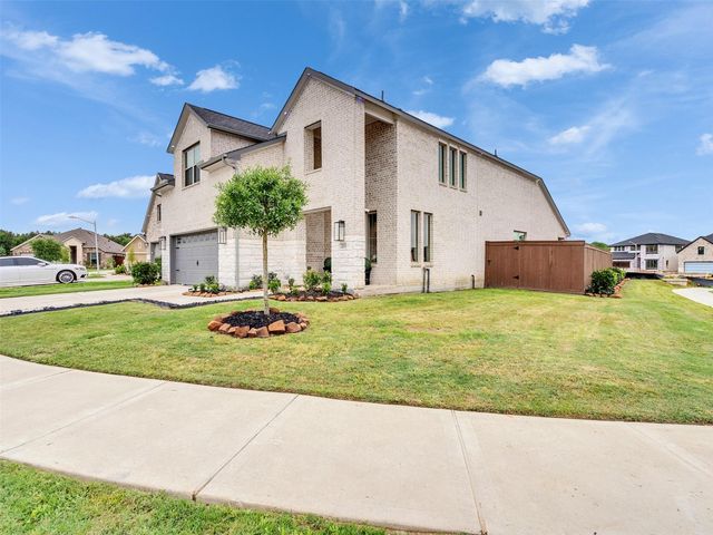 211 Vista Knoll Court, New Caney, TX 77357