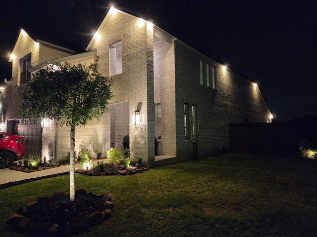 211 Vista Knoll Court, New Caney, TX 77357